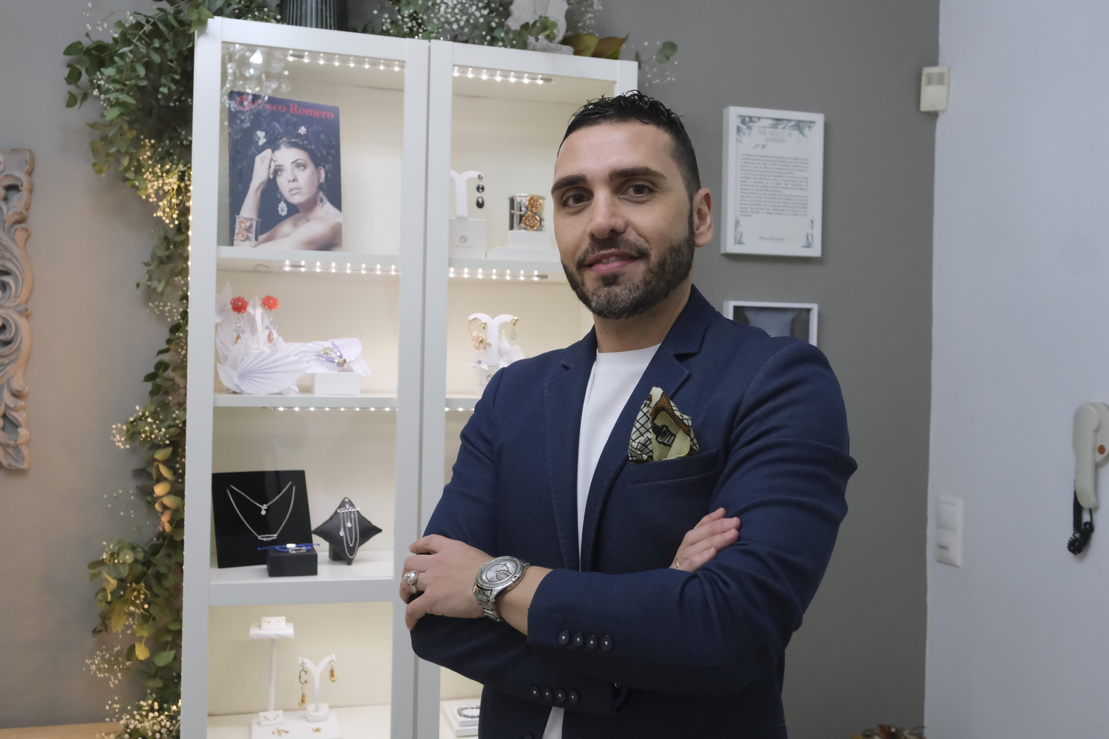 Entramos en el espectacular atelier del diseñador de joyas Cisco Romero, en fotos