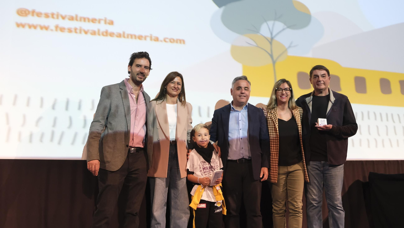 Imágenes de la gala 'Miradas Adolescentes' de FICAL 2025