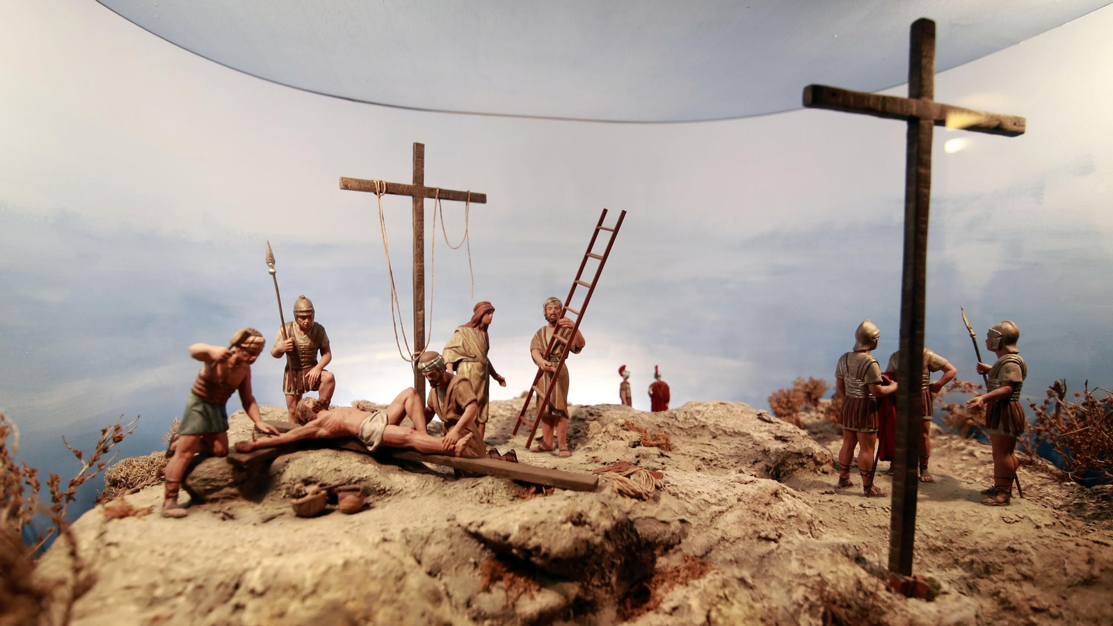 Imágenes de la magna exposición de las cofradías en Los Claustros