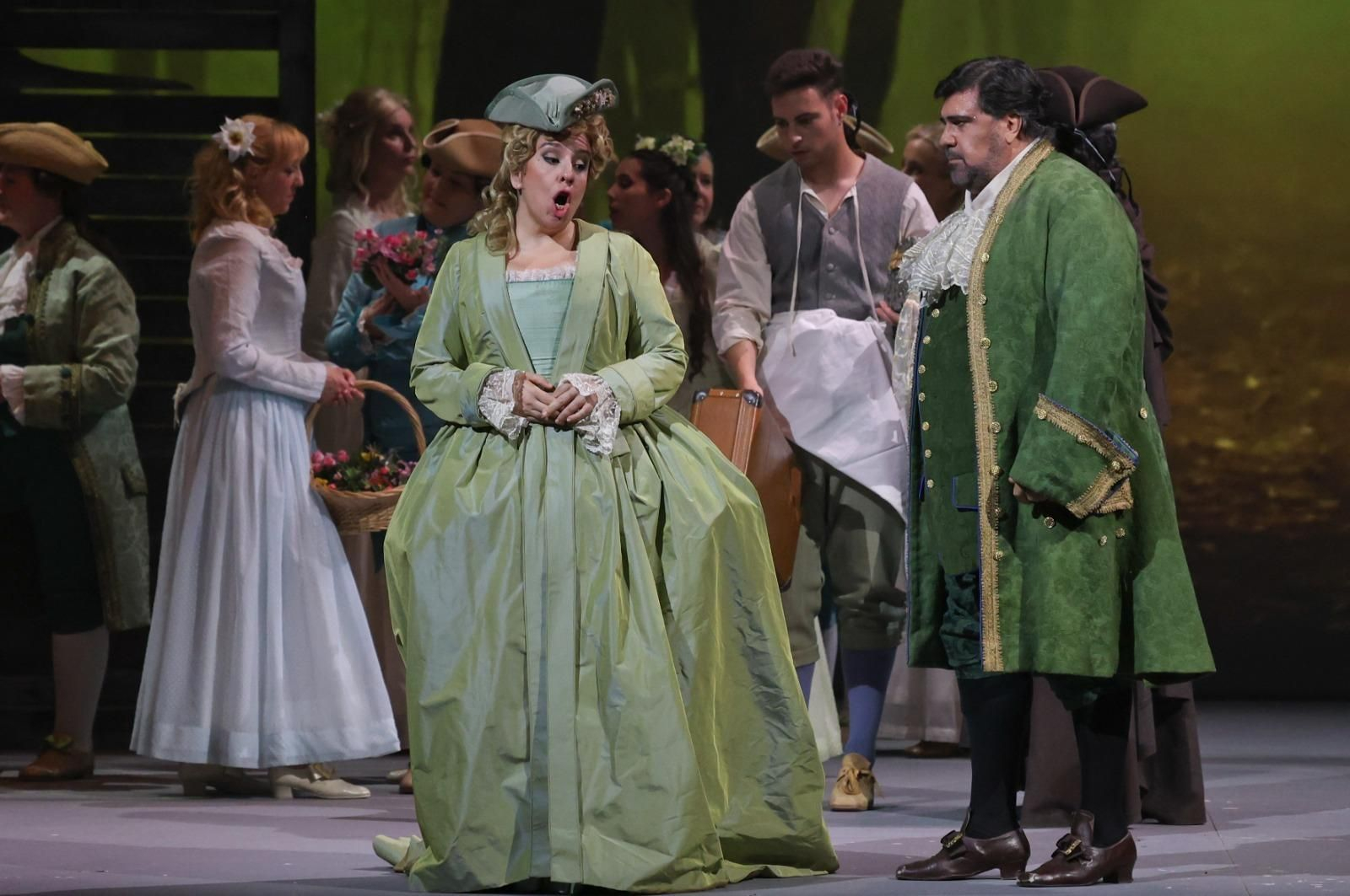 La versión de 'Manon Lescaut' que cierra la temporada lírica del Teatro Cervantes, en fotos