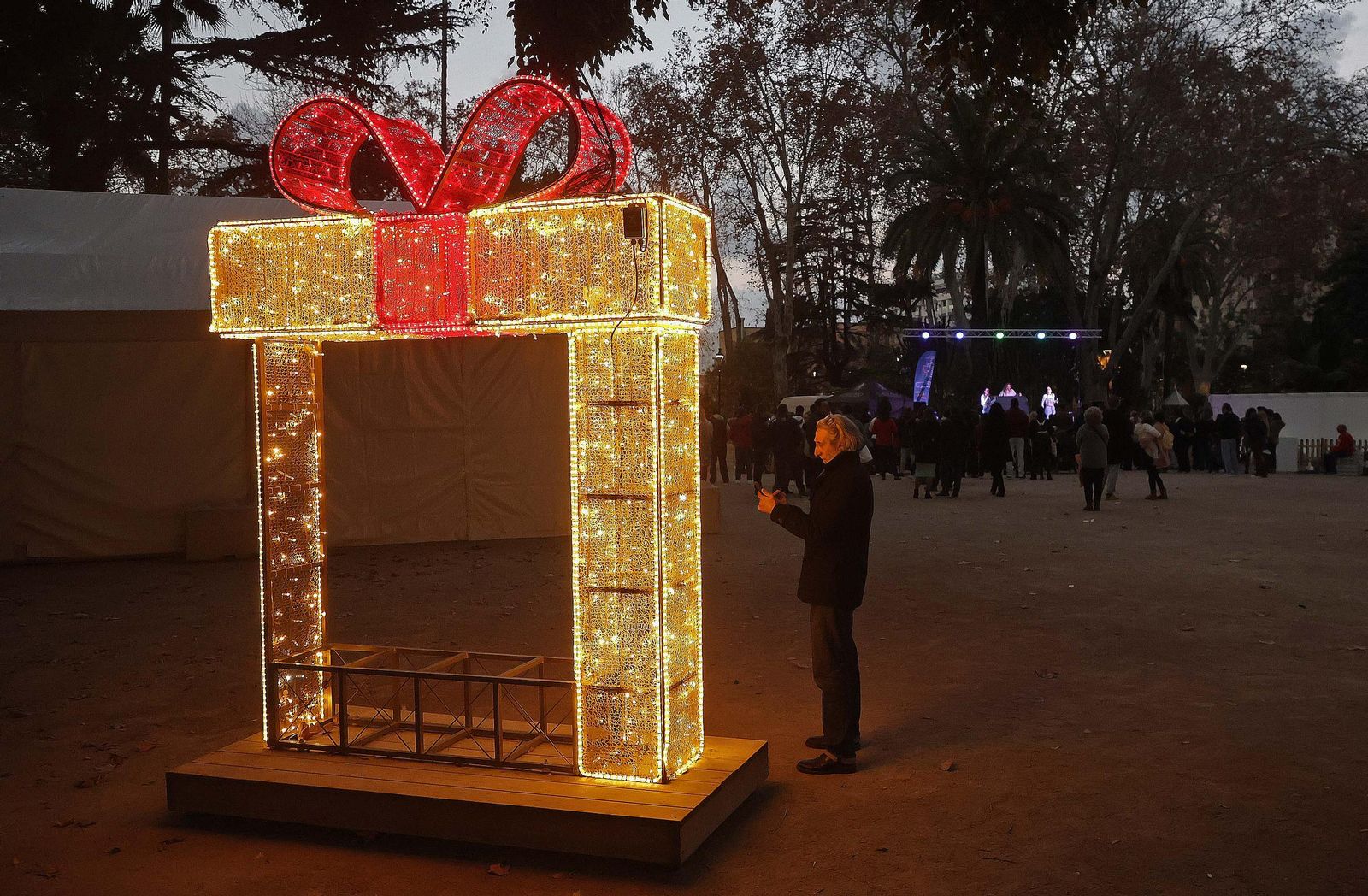 Las fotos del cantajuegos navideño en el Parque María Cristina de Algeciras