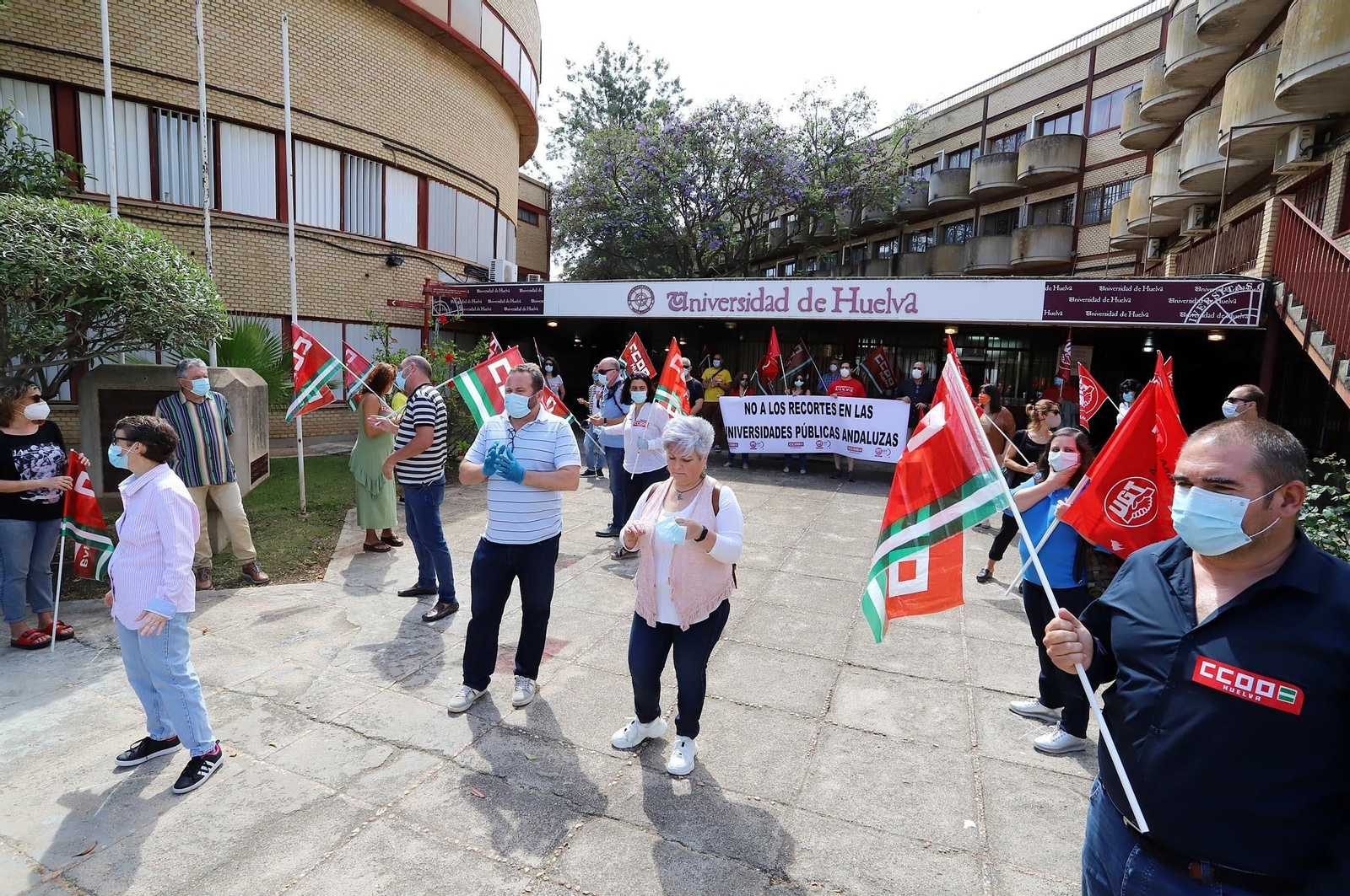 Concentración ante el rectorado.