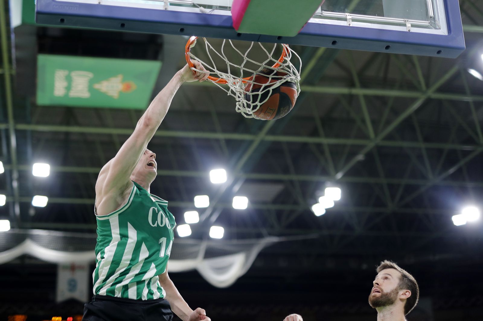 Las imágenes de la salvación del Coosur Betis