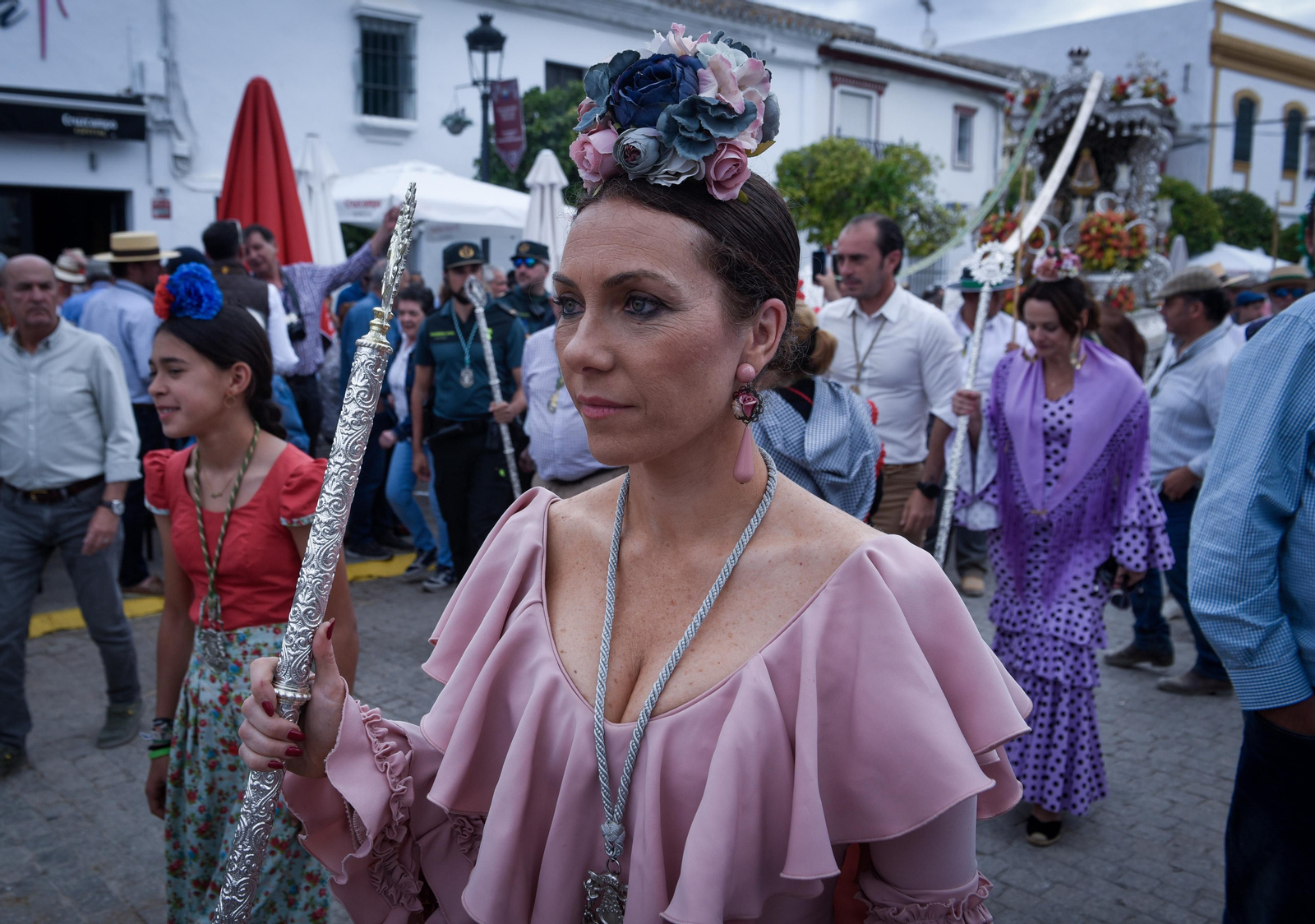 El paso de las Hermandades de El Rocío por Villamanrique, en imágenes