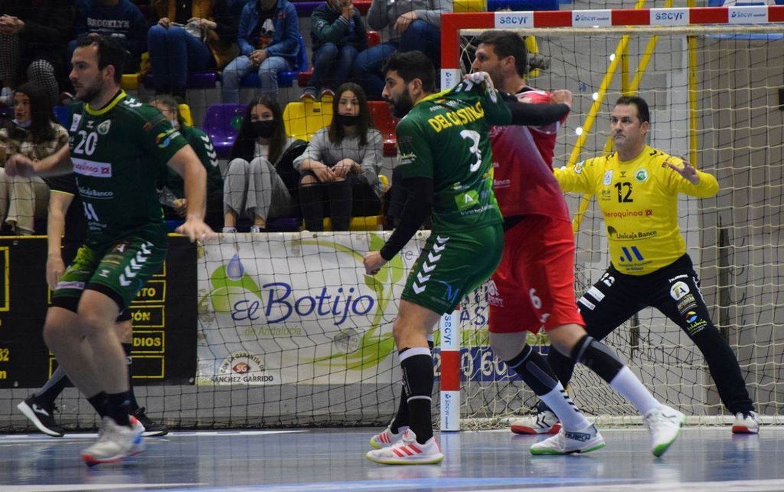 Un lance de un partido del Iberoquinoa Antequera en casa.