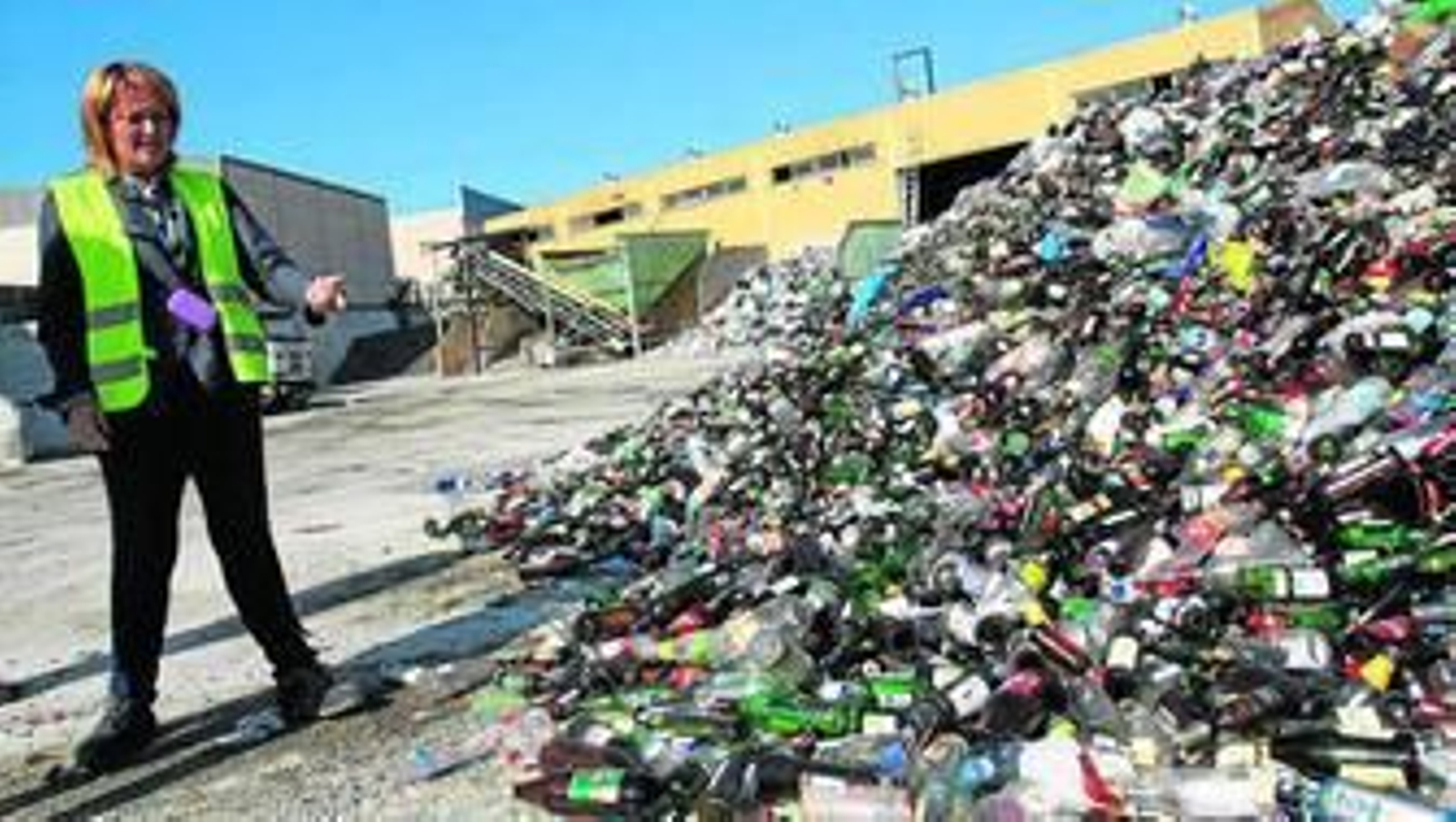 Planta de la empresa Molivisa que será la encargada de recoger el vidrio de la capital.