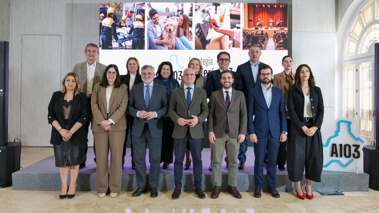 El presidente junto a su equipo de gobierno durante la presentación de Estrategia Almería 103.