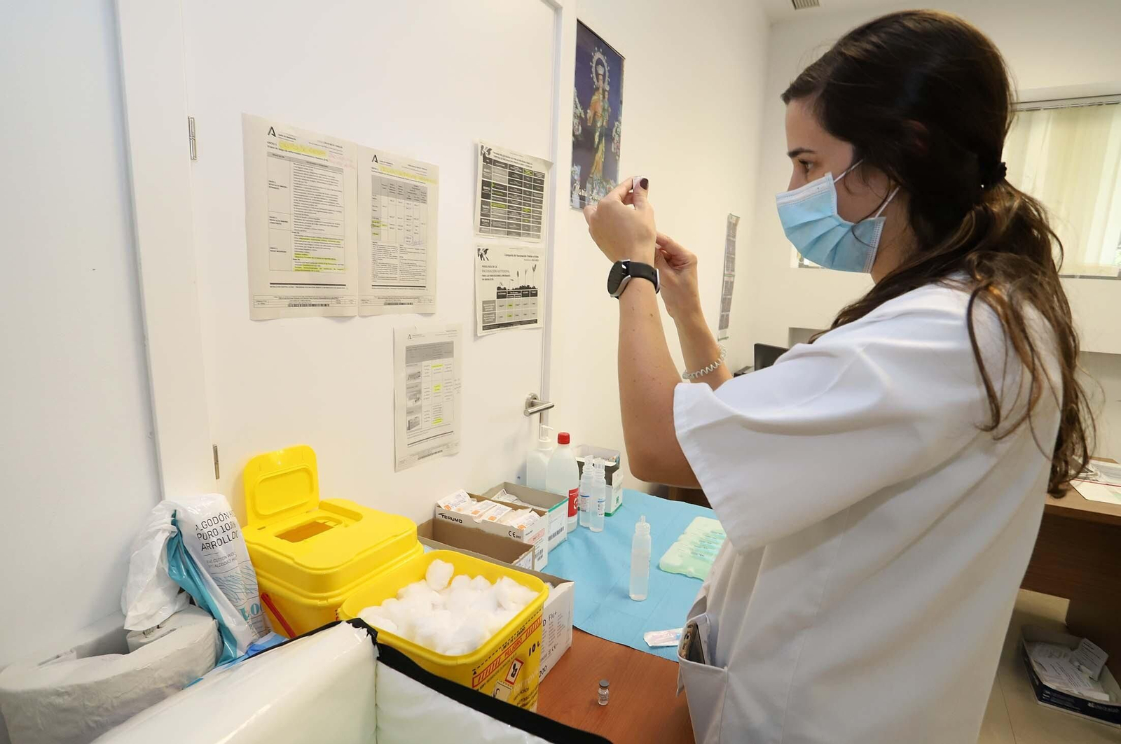 Andalucía recomienda la mascarilla y la vacunación ante el repunte de los virus respiratorios