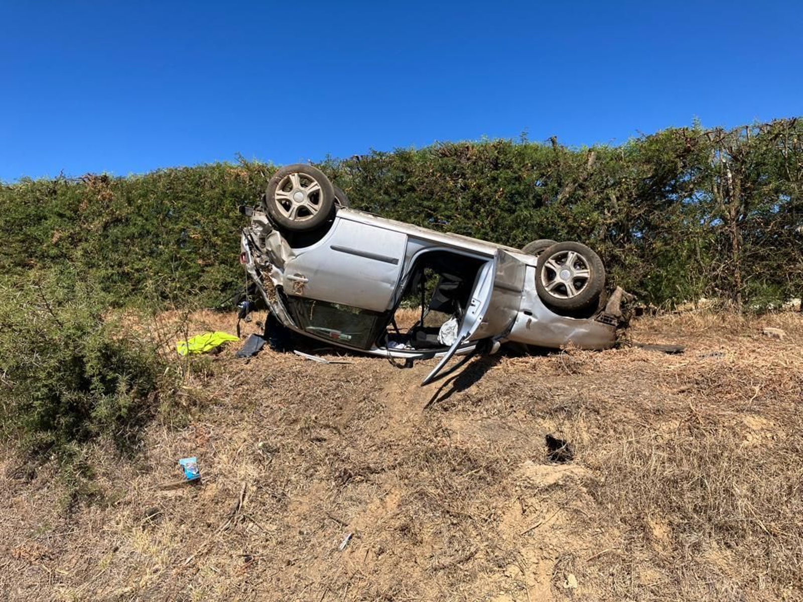 Así ha quedado un vehículo tras sufrir un aparatoso accidente en Gibraleón