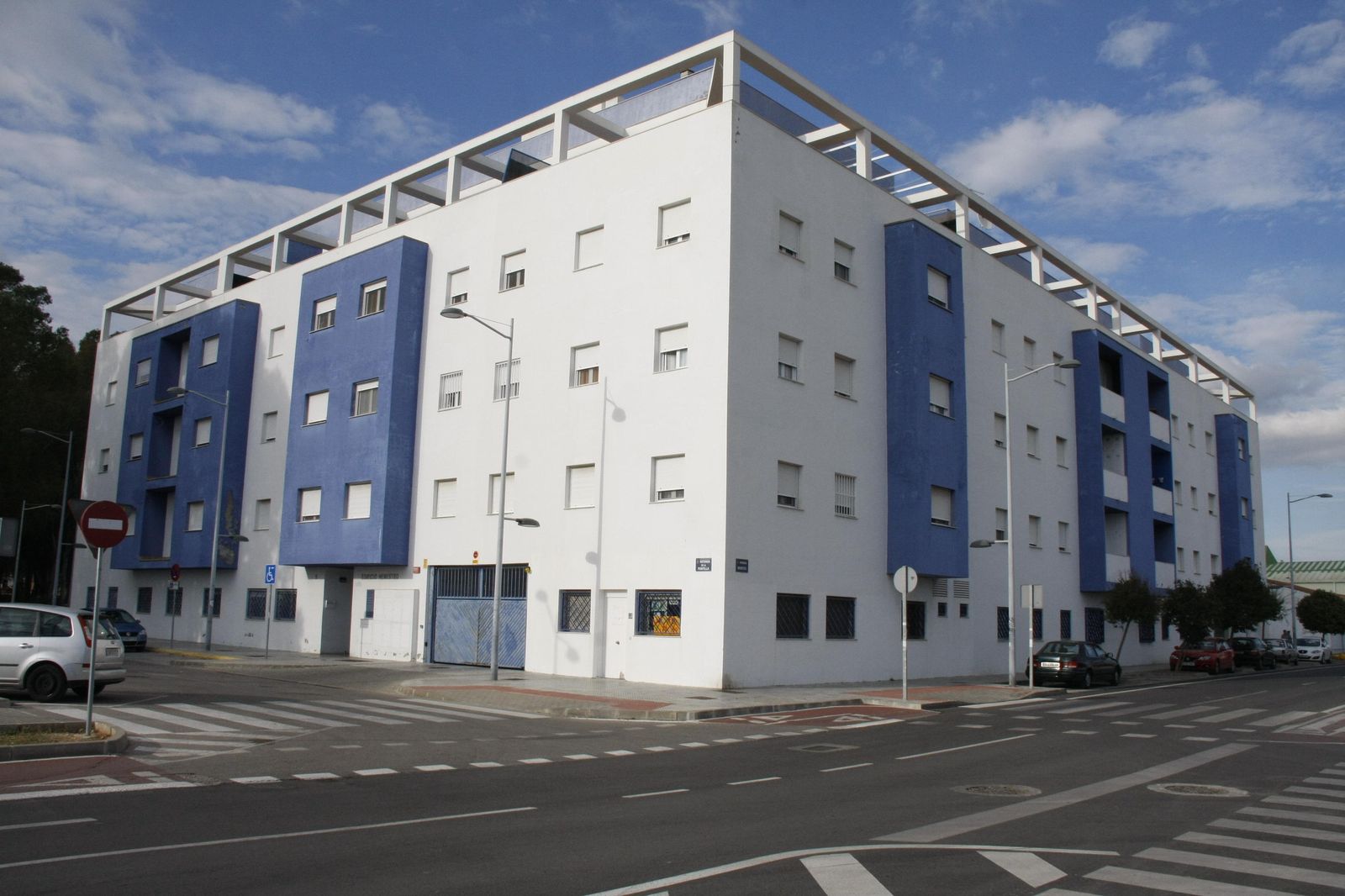 El edificio Menesteo, al que hacen referencia los socialistas en su moción.