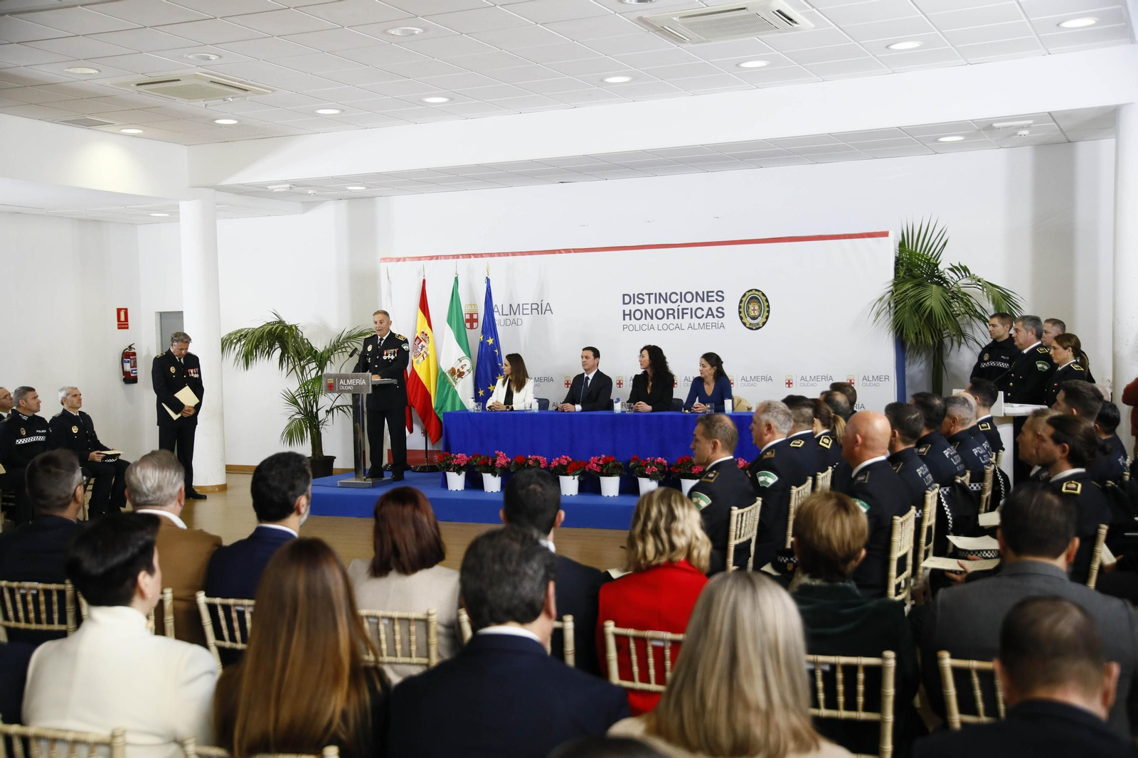 Las imágenes del acto institucional de la Policía Local de Almería con motivo de la festividad de su patrón, San Esteban