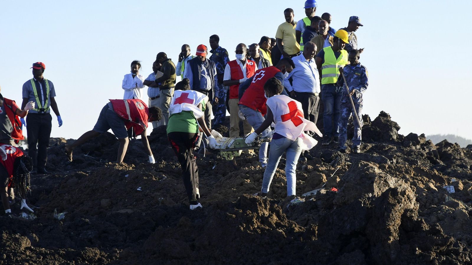 Labores de rescate del accidente de Etiopía.