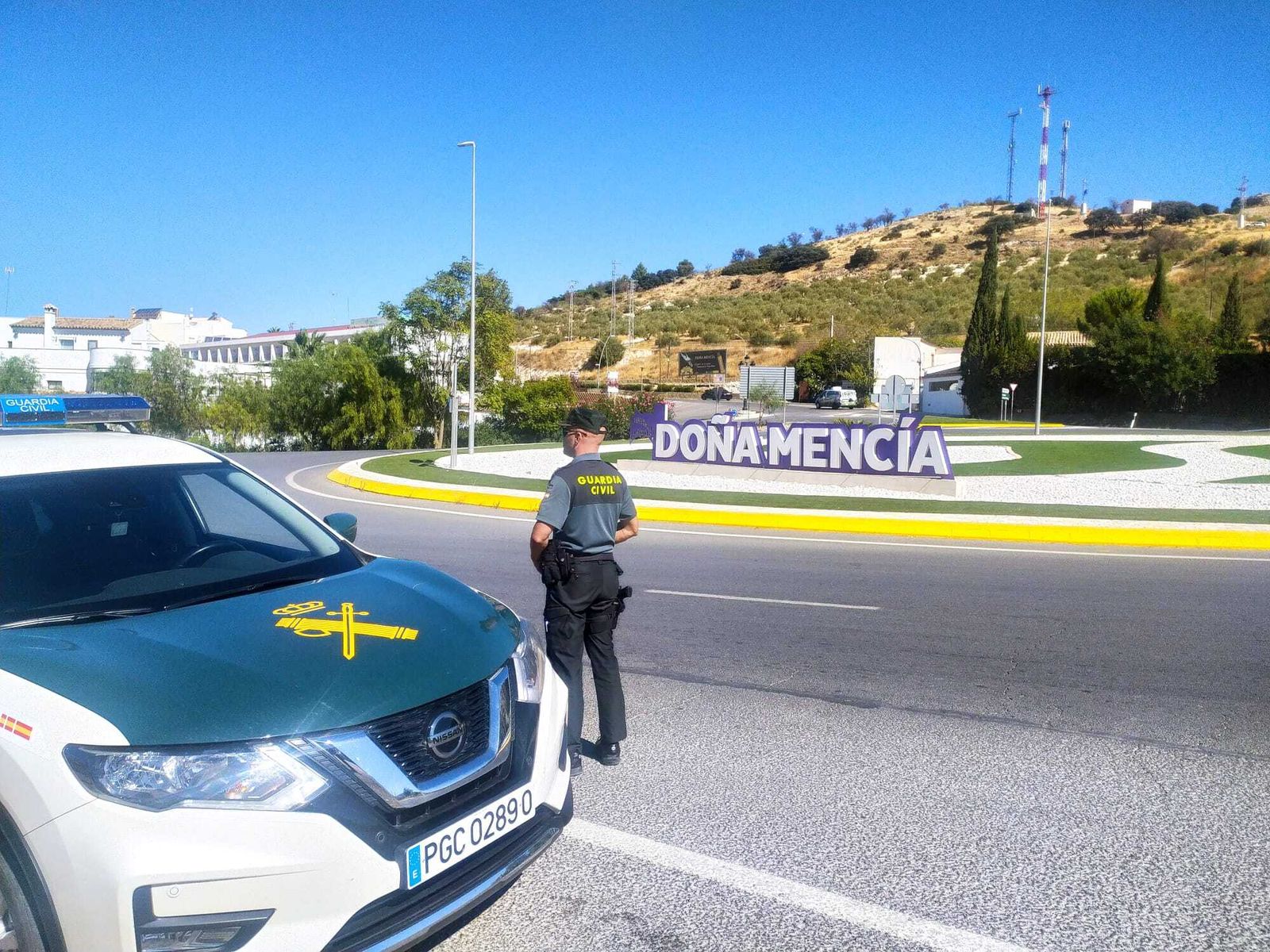 Agentes de la Guardia Civil en Doña Mencía.