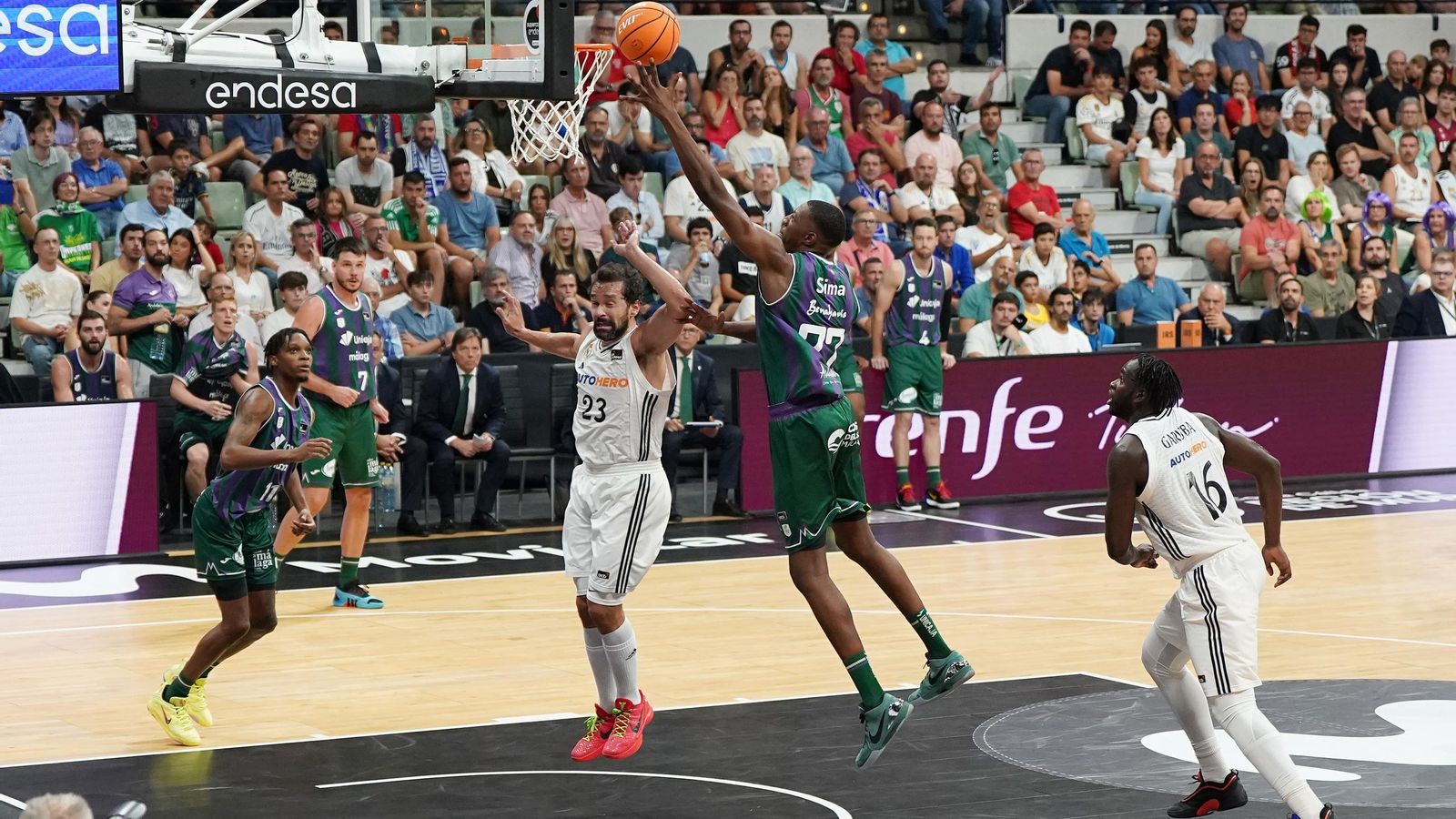 El Real Madrid - Unicaja, final de la Supercopa, en fotos