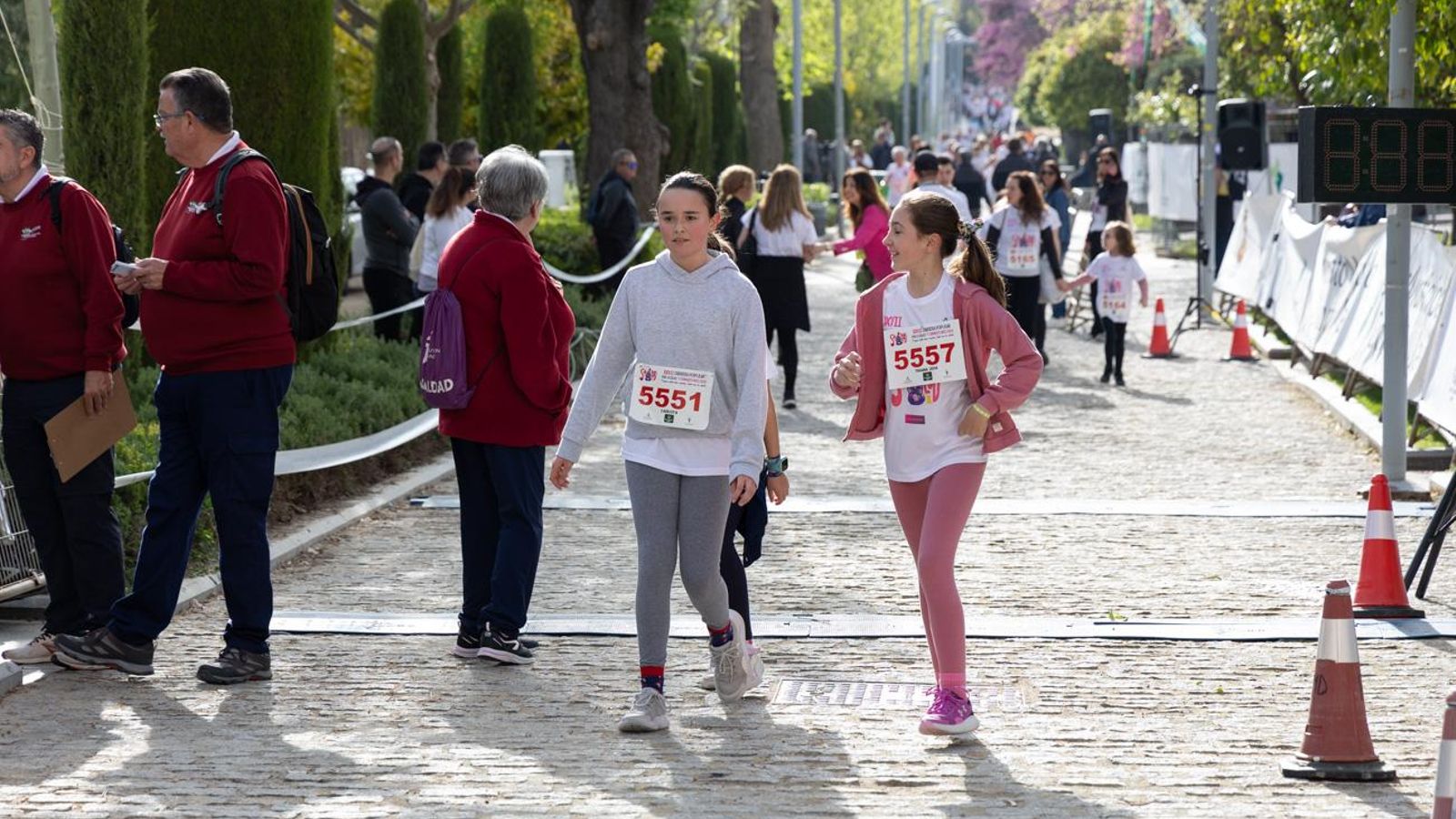 Más de 2.100 participantes corren para promover la salud en Jaén, en imágenes (1)