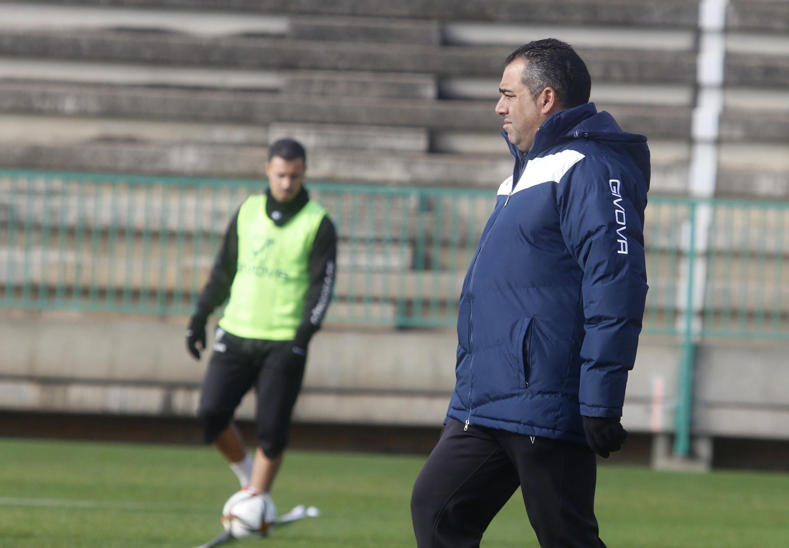 Germán Crespo, atento durante un entrenamiento en la Ciudad Deportiva.