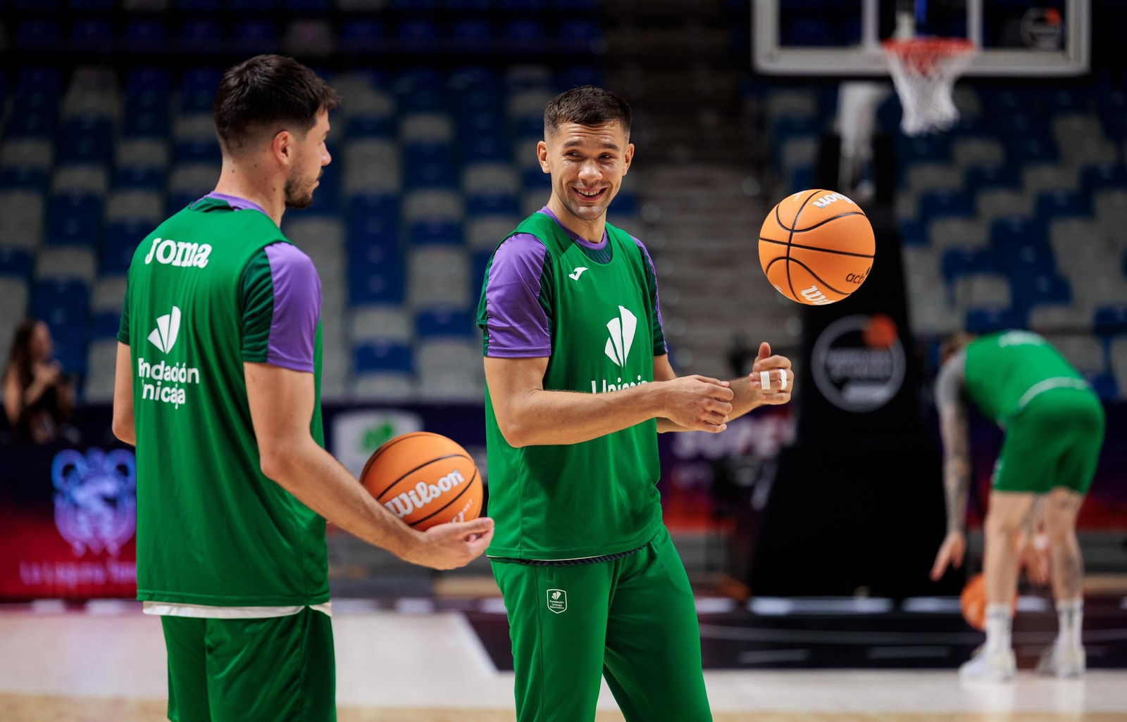 El Unicaja trabaja en el Carpena con el descarte pendiente