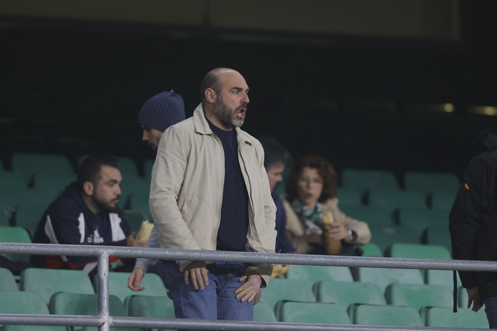 Búscate en las fotos del Betis-Barcelona