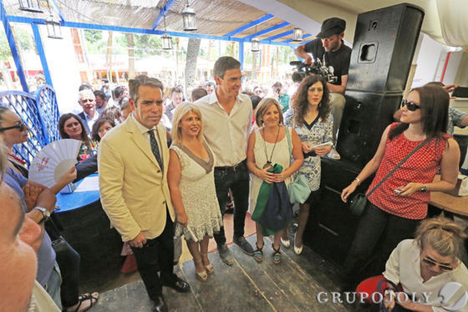 Pedro Sánchez, en el momento de llegar a la caseta de Diario de Jerez a primera hora de la tarde de ayer.

Foto: Pascual · Vanesa Lobo