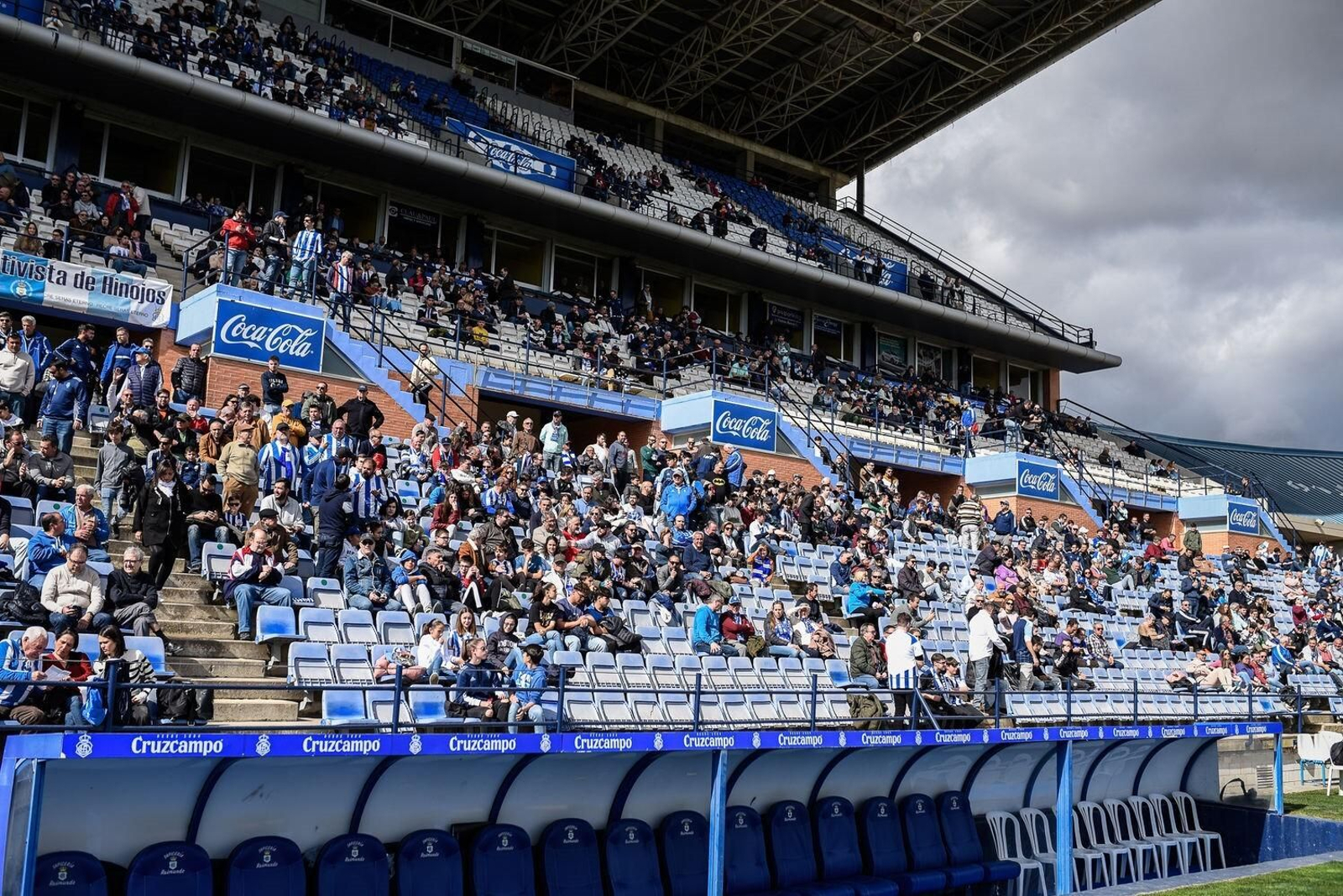 Ambiente en la grada del Nuevo Colombino.