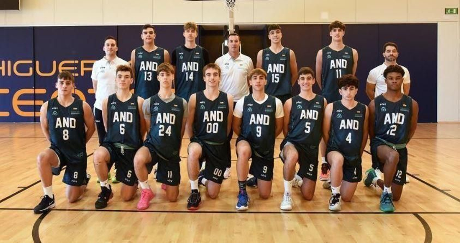 La selección andaluza cadete, con el linense José Antonio García (13)