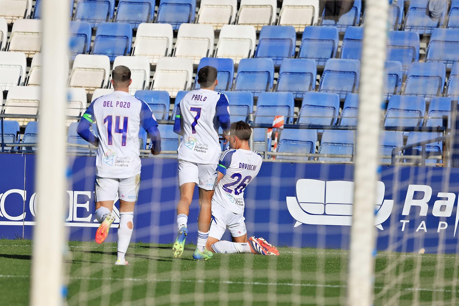 Las imágenes del encuentro entre el Recreativo de Huelva y el Ceuta