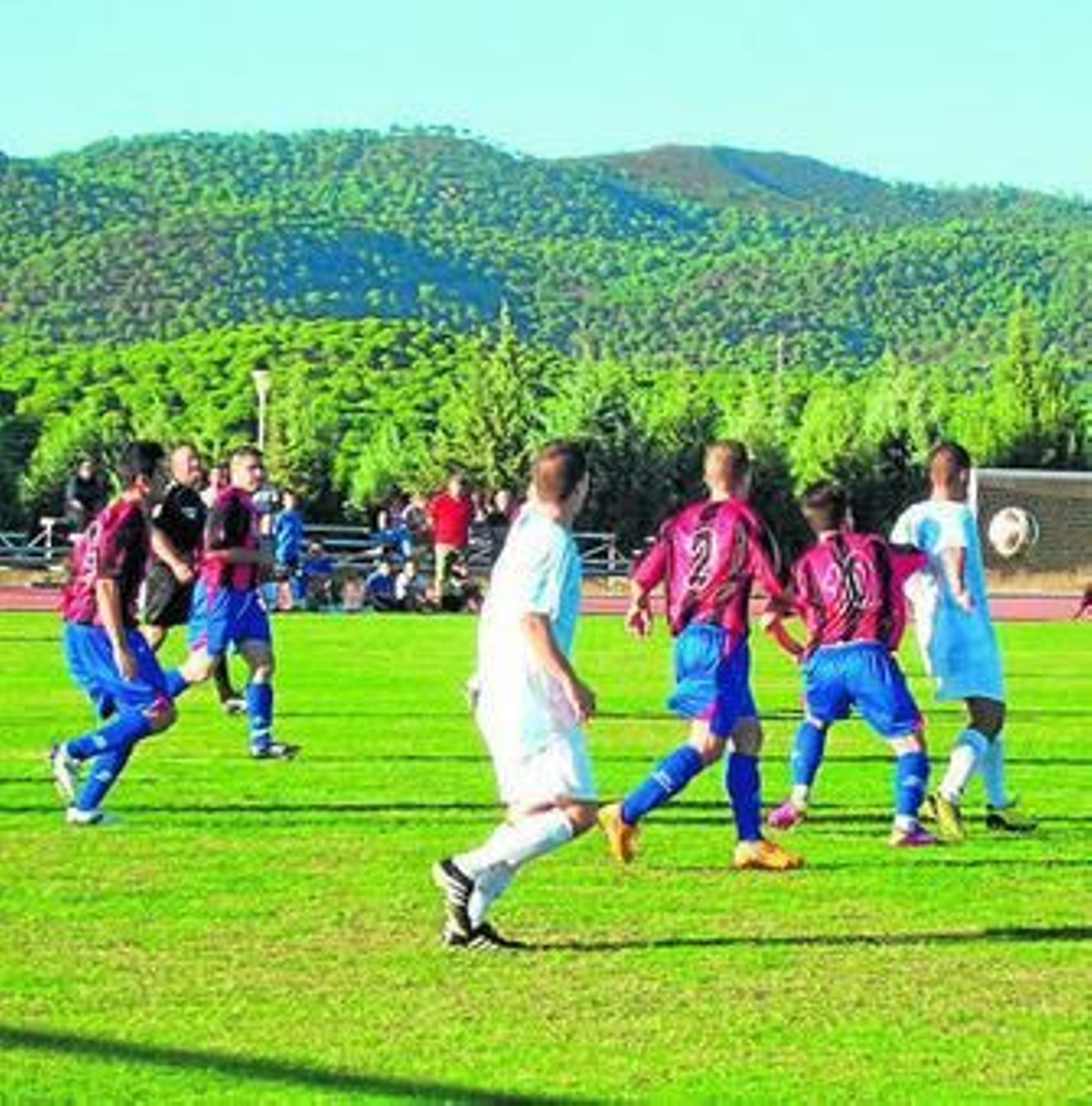 El Zarza -en la imagen, en Nerva- 'pescó' en su visita al Aroche.