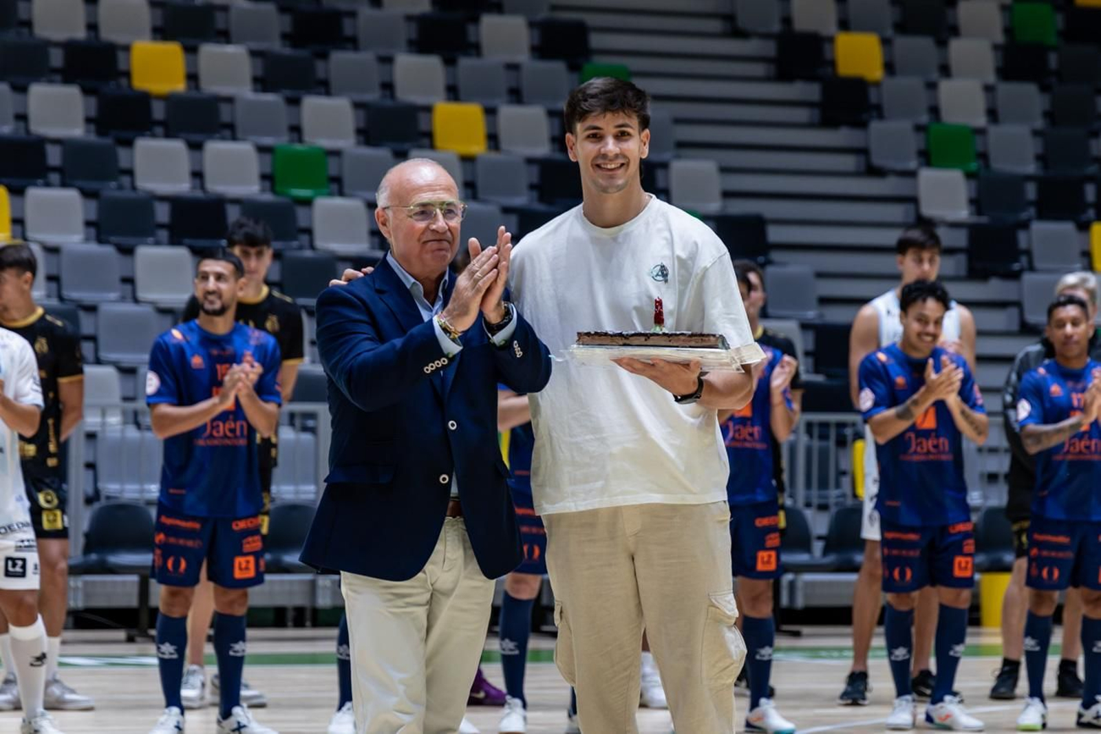 La puesta de largo de las secciones del Jaén Paraíso Interior FS