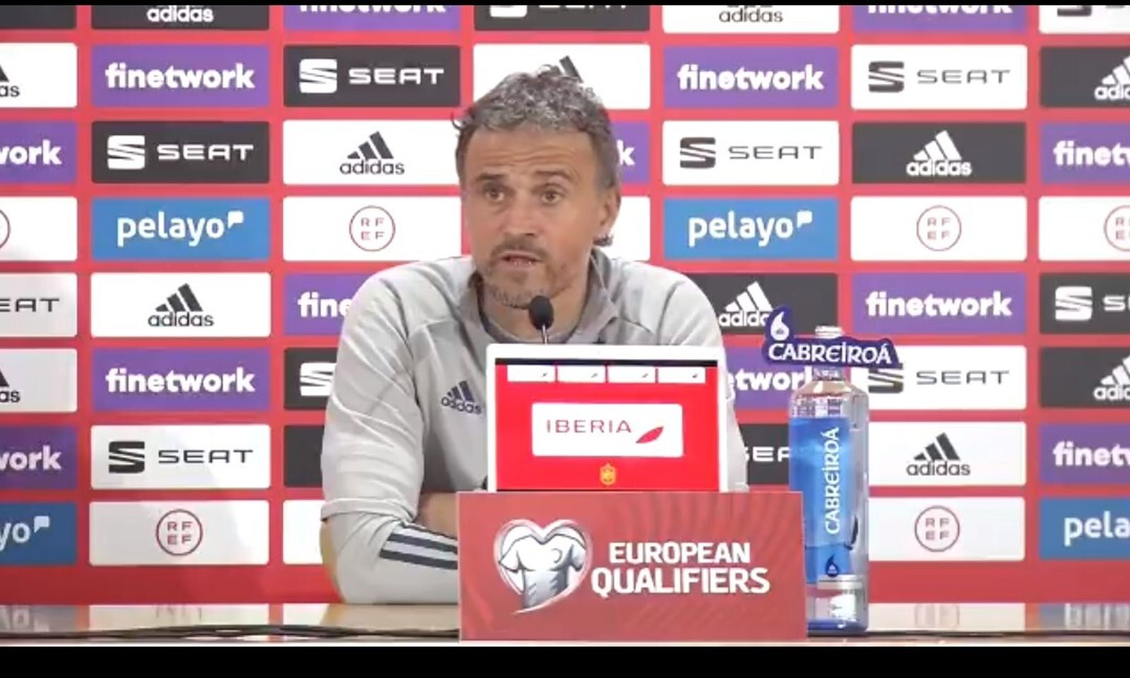Luis Enrique, durante la rueda de prensa en el Estadio de la Cartuja.