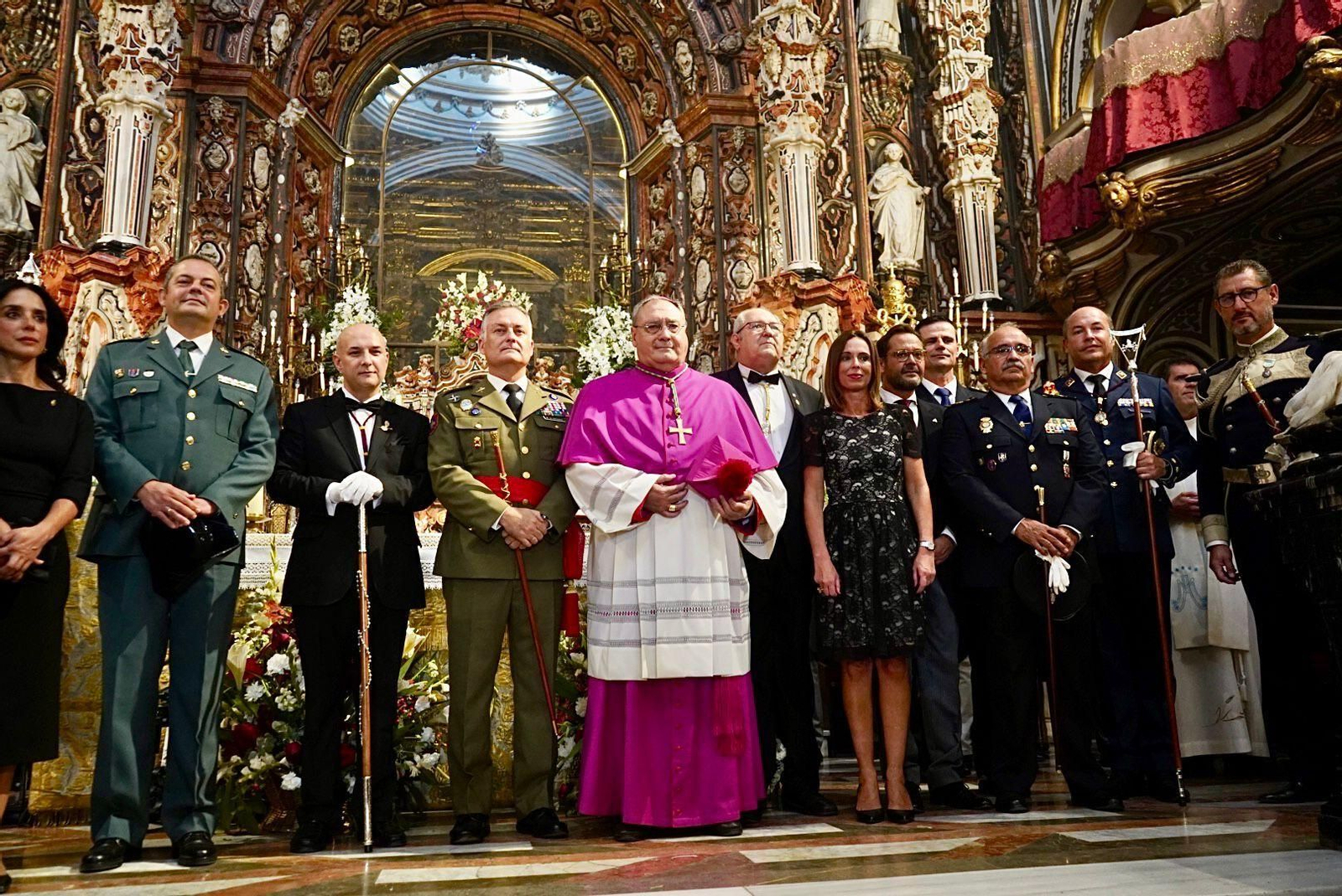Fotos: así ha sido la procesión de la Virgen de las Angustias de Granada
