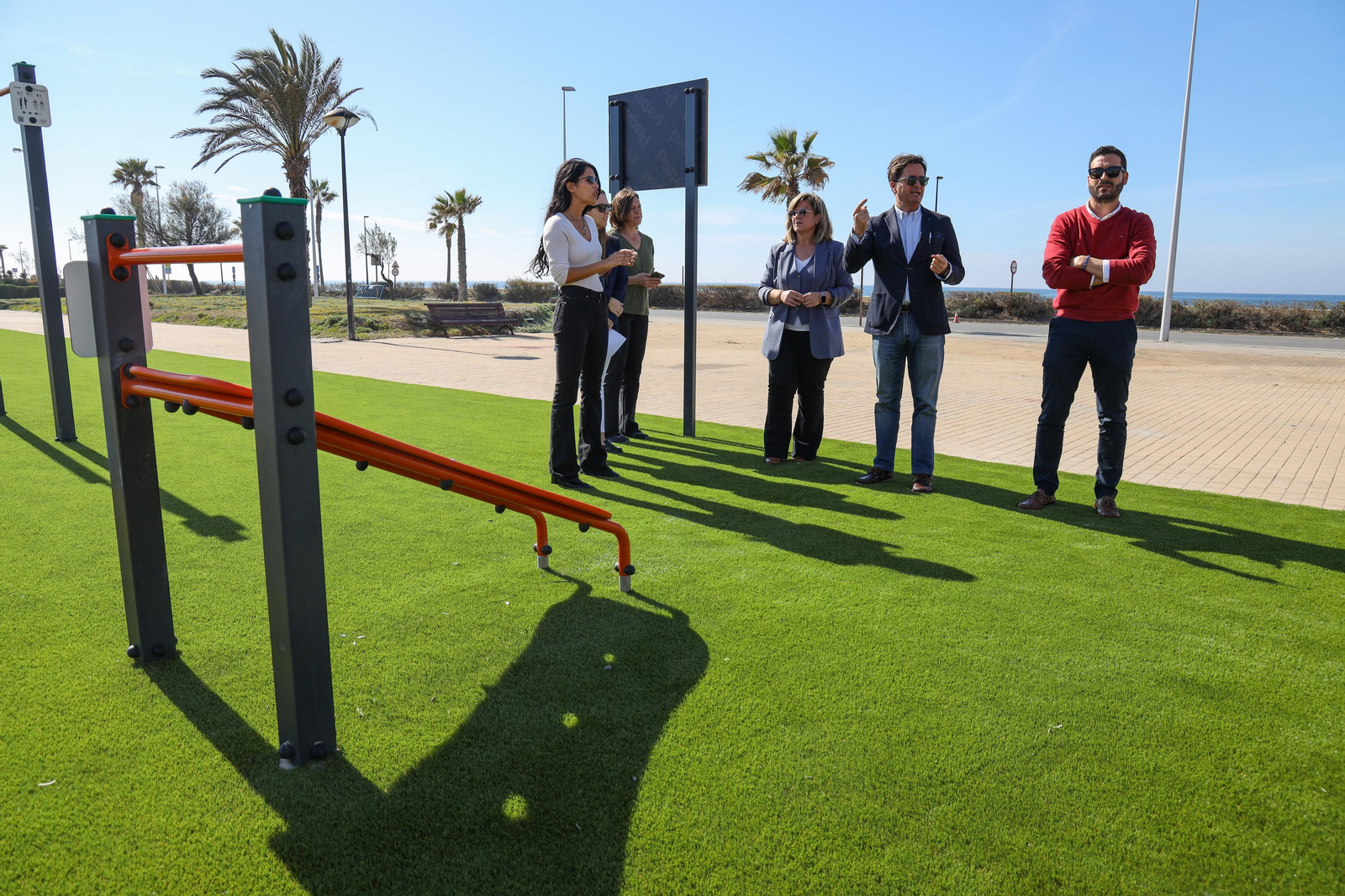 Francisco Góngora y ediles de su equipo de Gobierno han inaugurado la flamante instalación deportiva.