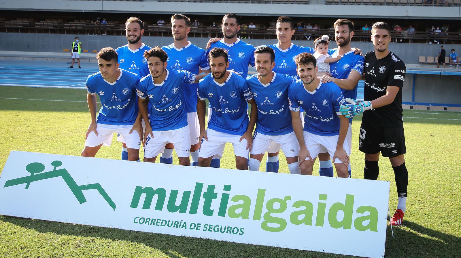 César, Jacobo y Antonio Jesús fueron novedades en el once azulino que ganó al Villanovense.