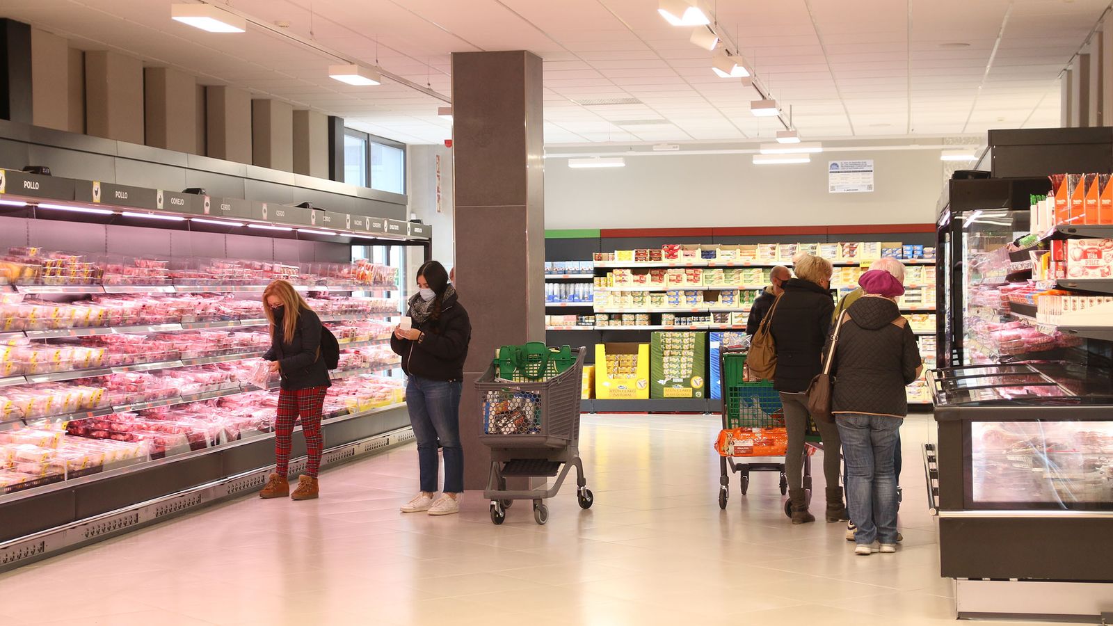 Pasillos más amplios y luminosos para optimizar la experiencia de compra en las nuevas tiendas Mercadona como la de la imagen en La Cañada