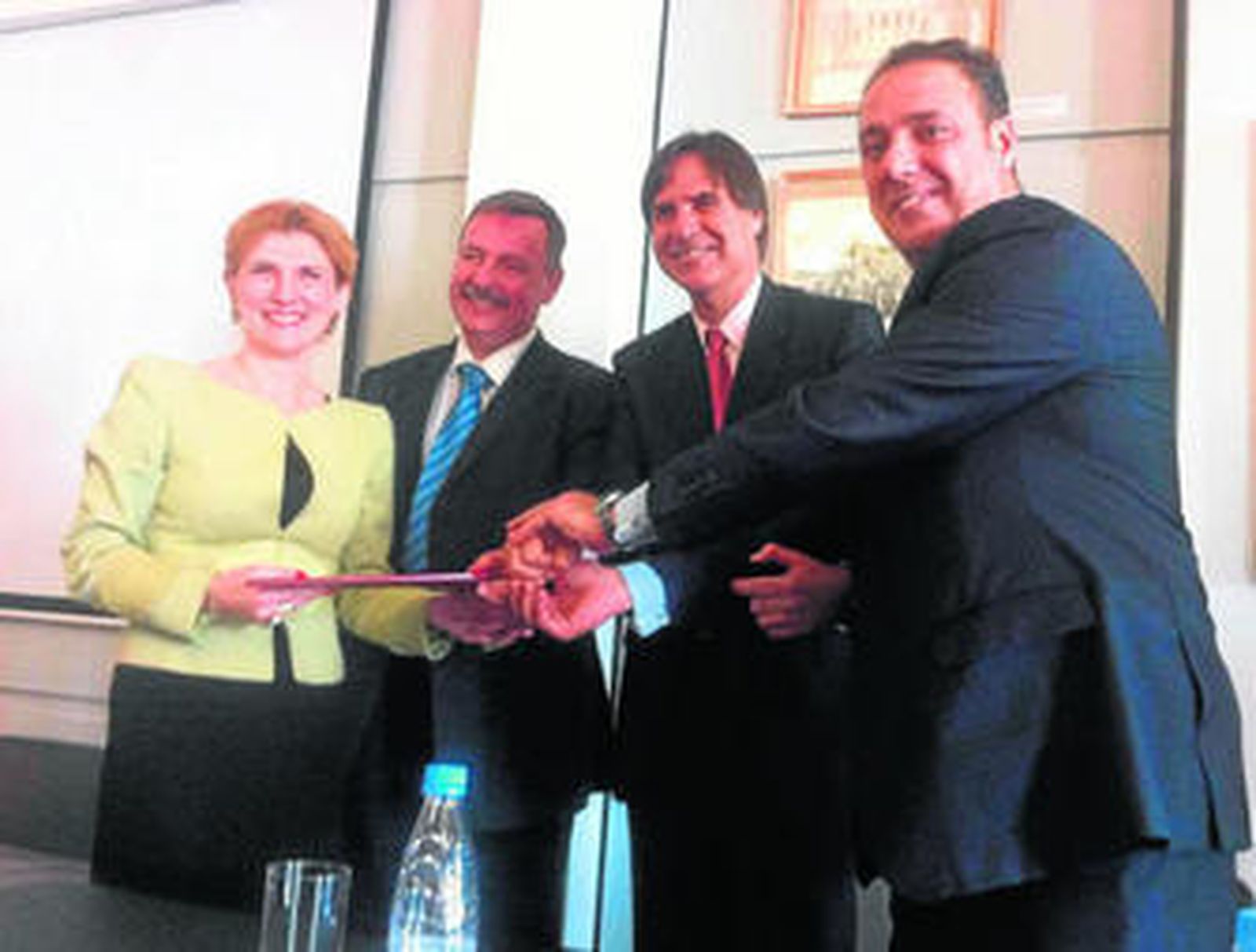 Caneda con las autoridades de San Petesburgo.