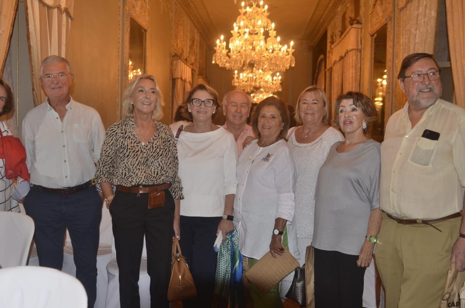 Juan Sanlés, Lourdes Serrano, Pacho García-Agullo, Blanca Melibeo, Caty Rodríguez, Chata Larrañaga y Juan Antonio Mora.
