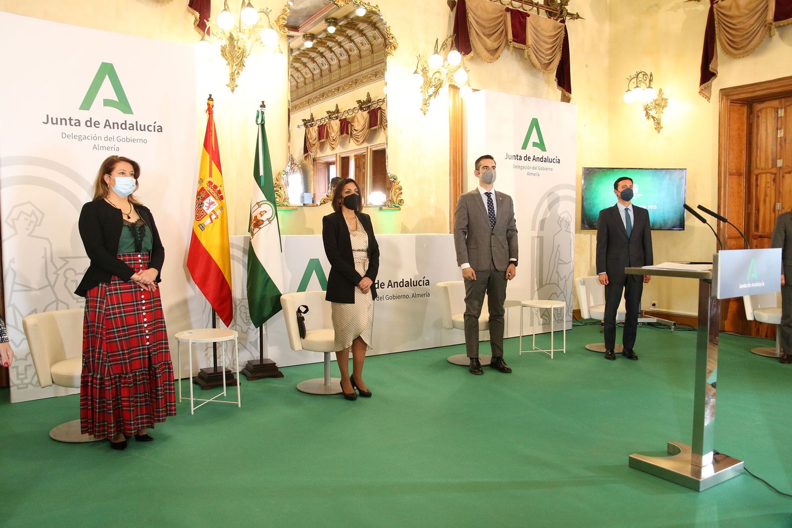Fotogalería de la entrega de banderas por el Día de Andalucía