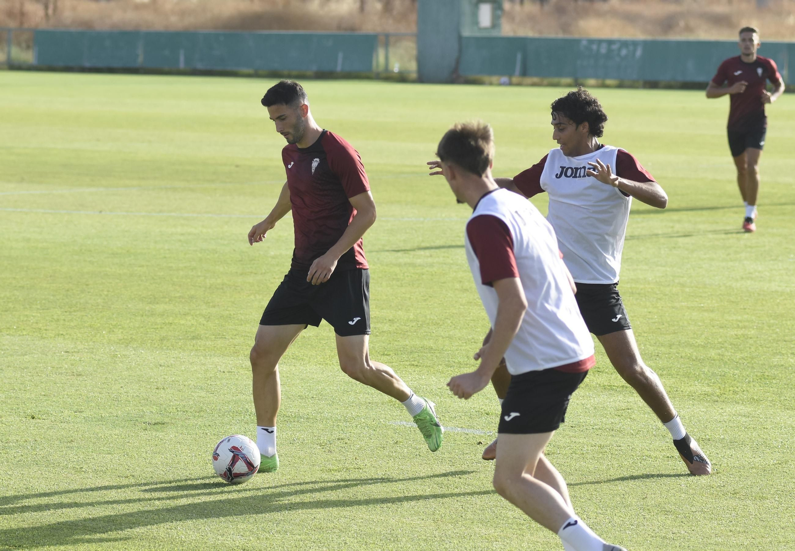 Las mejores fotos del partidillo entre el Córdoba CF y el Córdoba B en la Ciudad Deportiva