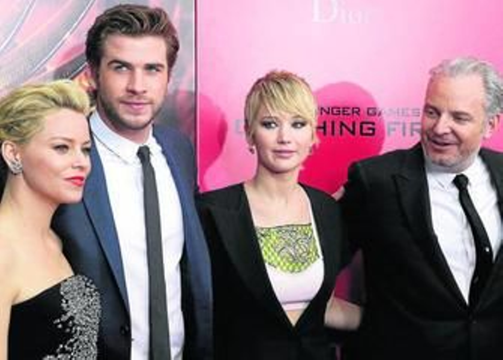 Los actores Elizabeth Banks, Liam Hemsworth y Jennifer Lawrence, junto al director Francis Lawrence.
