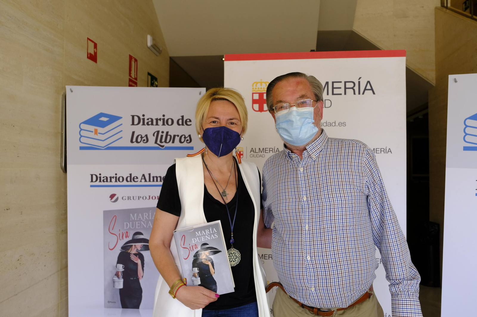 Fotogalería del Diario de los Libros, con María Dueñas. Almería