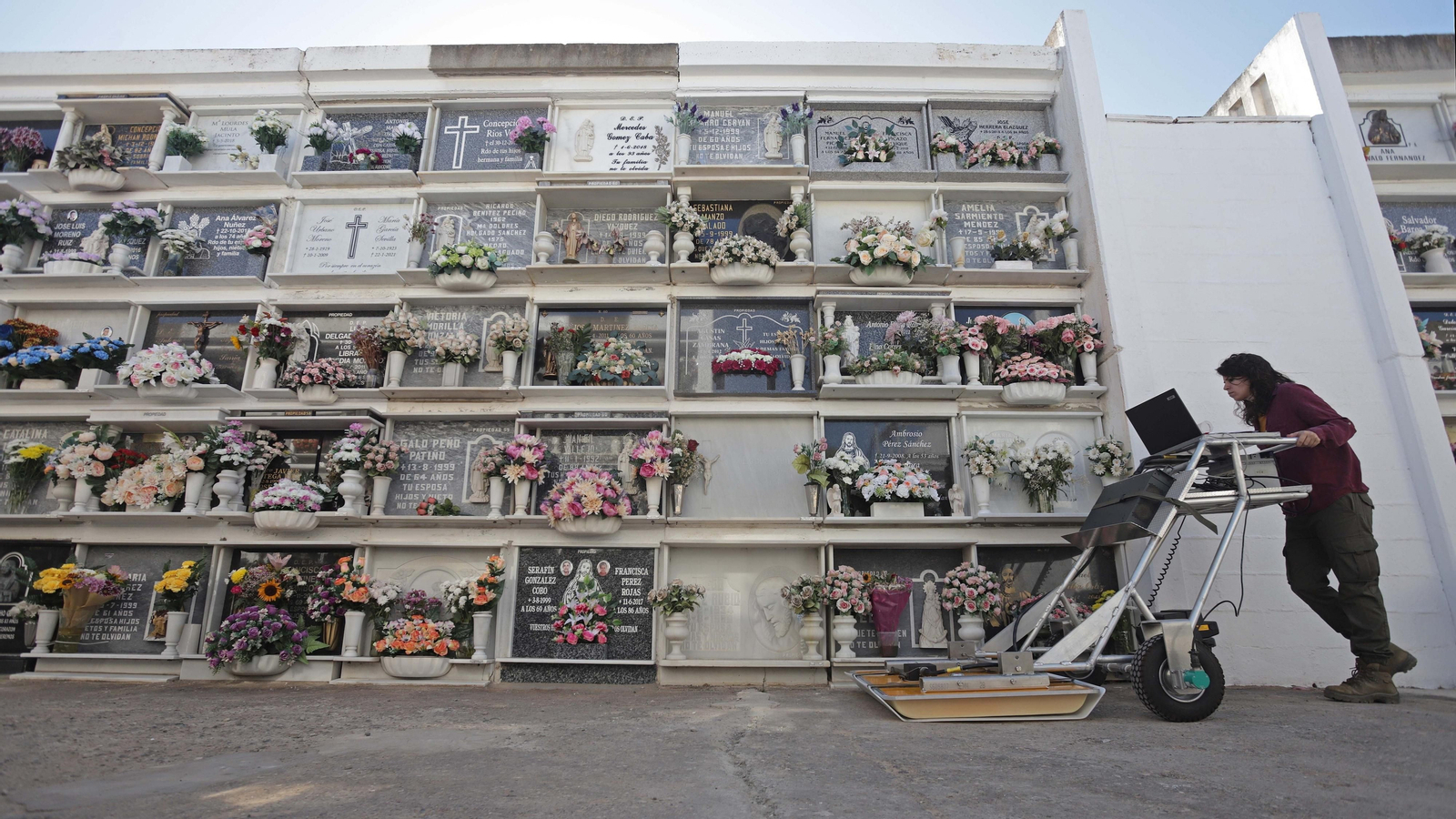 Búsqueda con georradar de fosas comunes con asesinados por el franquismo en Algeciras