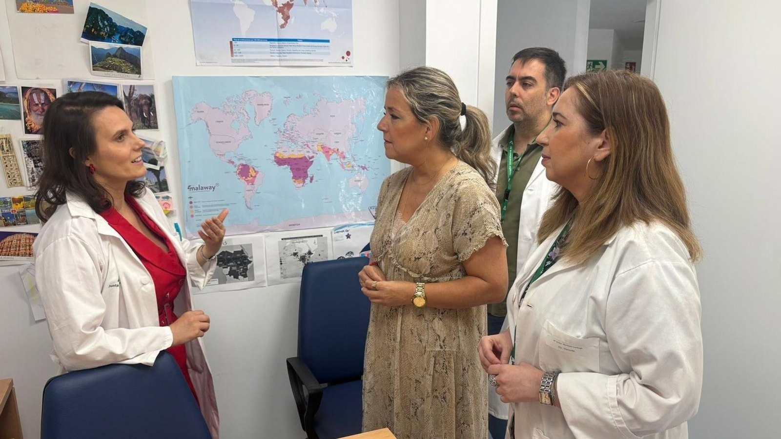 Visita al Centro de Vacunación Internacional en el Hospital de Jaén.