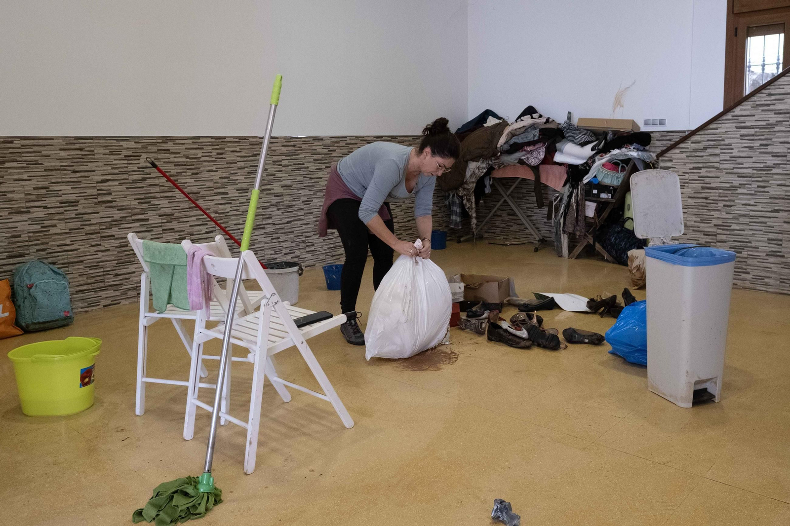 Riada de lodo y piedras en Jimera de Líbar, en fotos