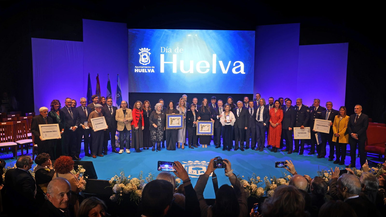 La entrega de honores y distinciones con motivo del Día de Huelva, en imágenes