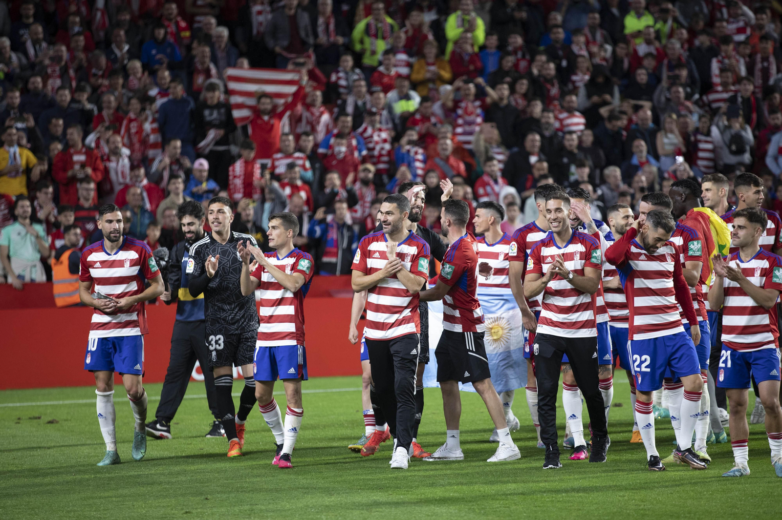 Así se celebró el ascenso el Granada CF en Los Cármenes