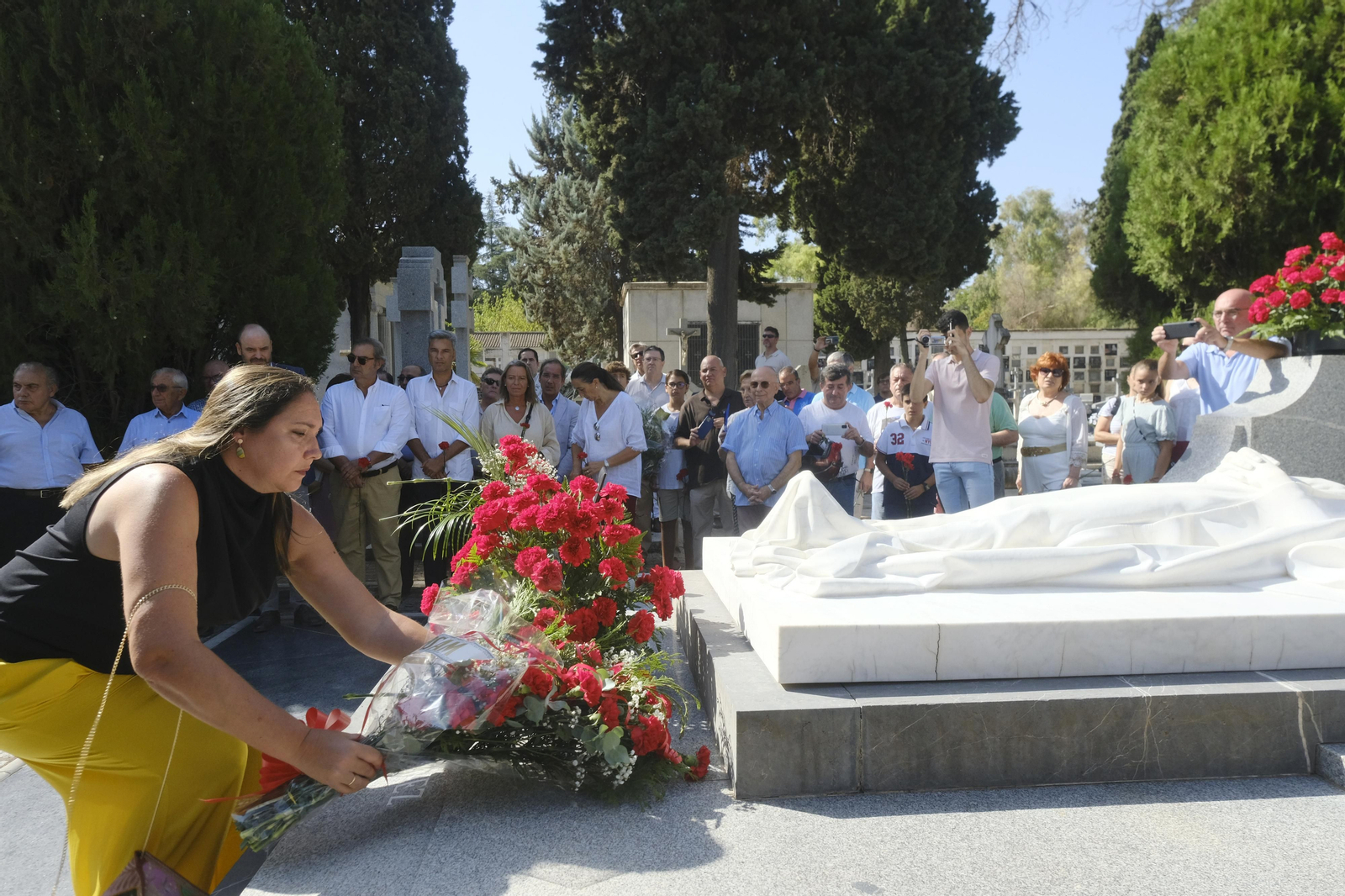 Córdoba recuerda a Manolete en el 75 aniversario de su muerte, en imágenes