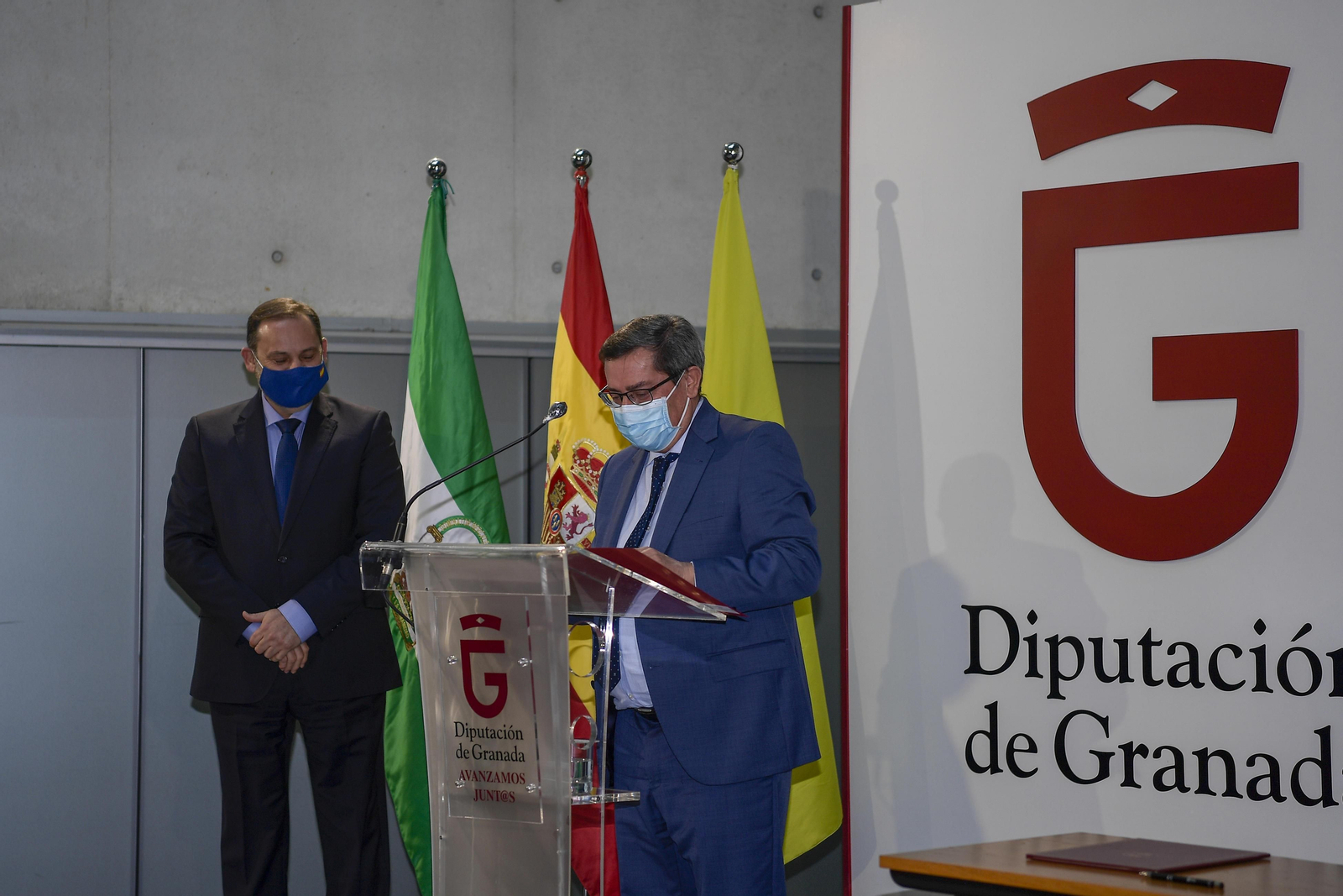 El presidente de la Diputación, José Entrena, junto al Ministro de Transportes, José Luis Ábalos