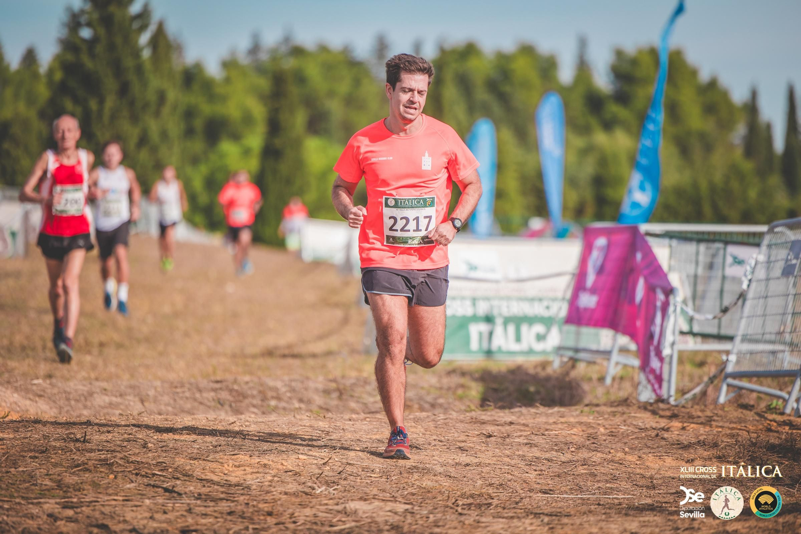 Búscate en las fotos del Cross de Itálica 2025 | 3