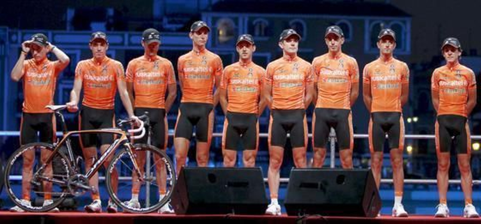 Presentación de los equipos participantes:Euskaltel.

Foto: Manuel G? · Agencias