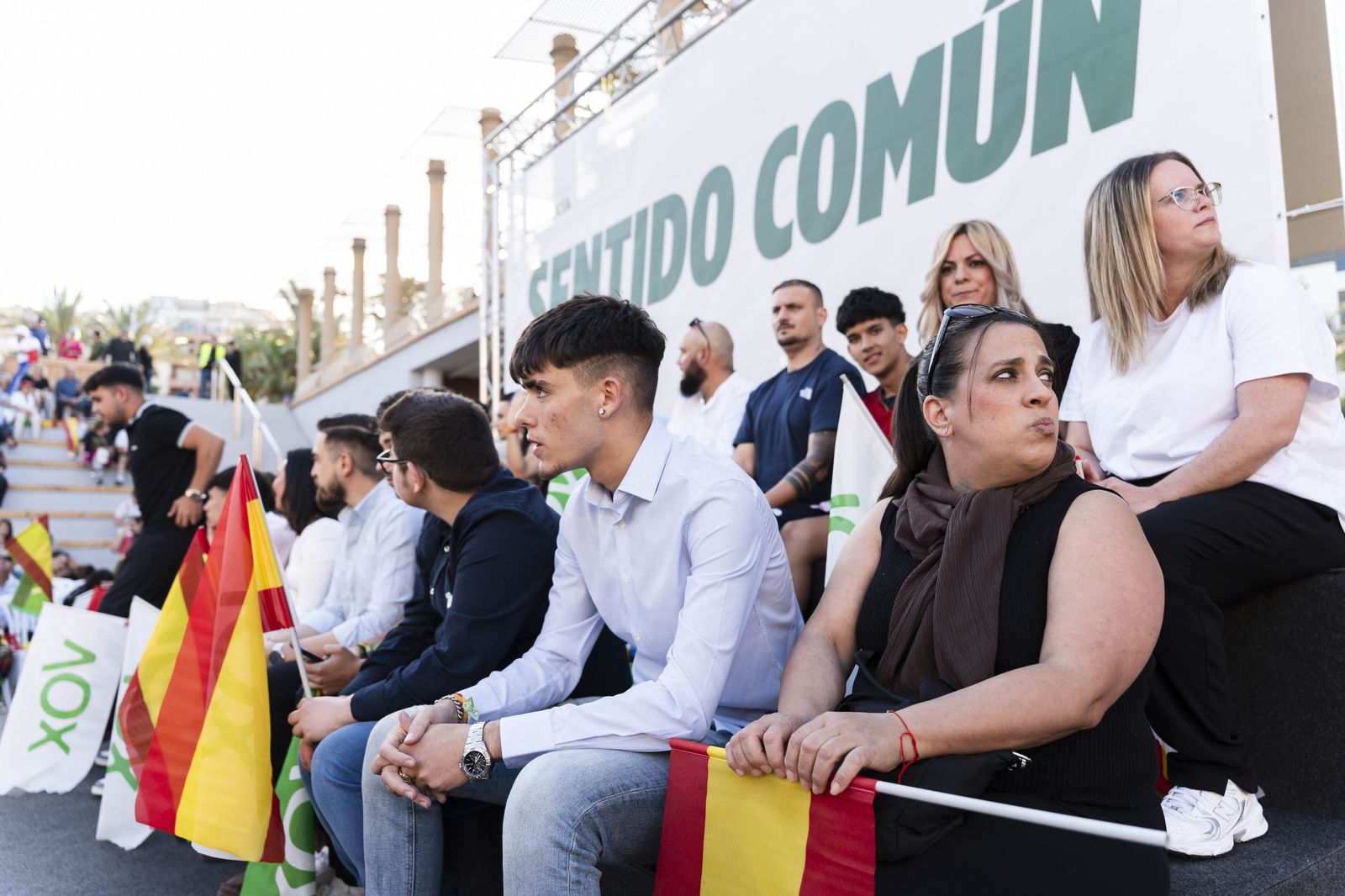 Las imágenes del mitin de Vox con Santiago Abascal y Manuel Gavira en ...
