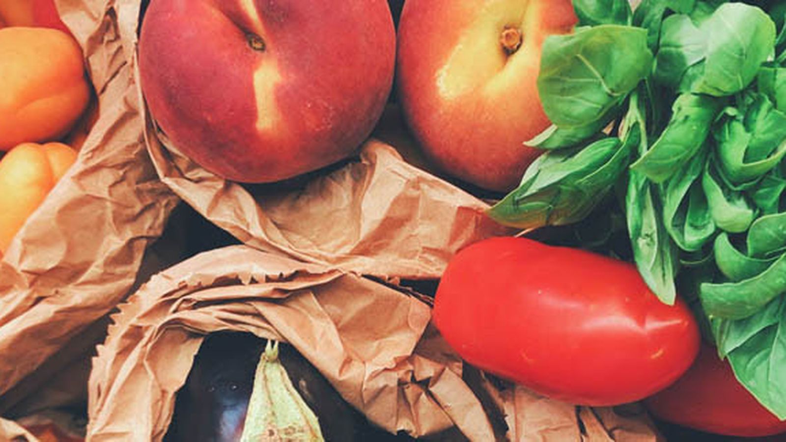 Los frutas y hortalizas de temporada suponen un ahorro en la cesta de la compra.